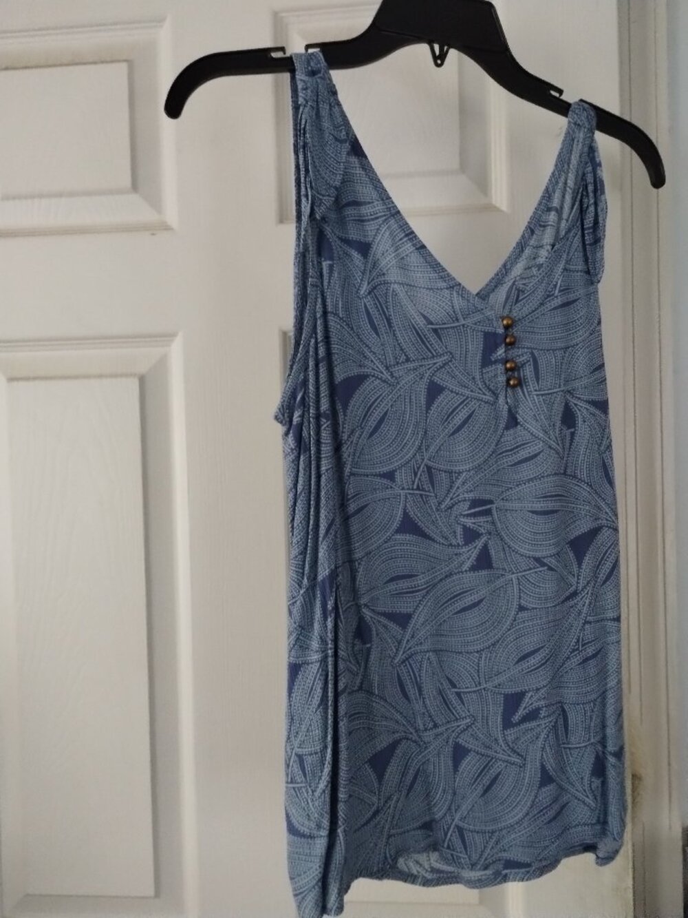 a.n.a. sleeveless blue v- neck top,size - large,nwt